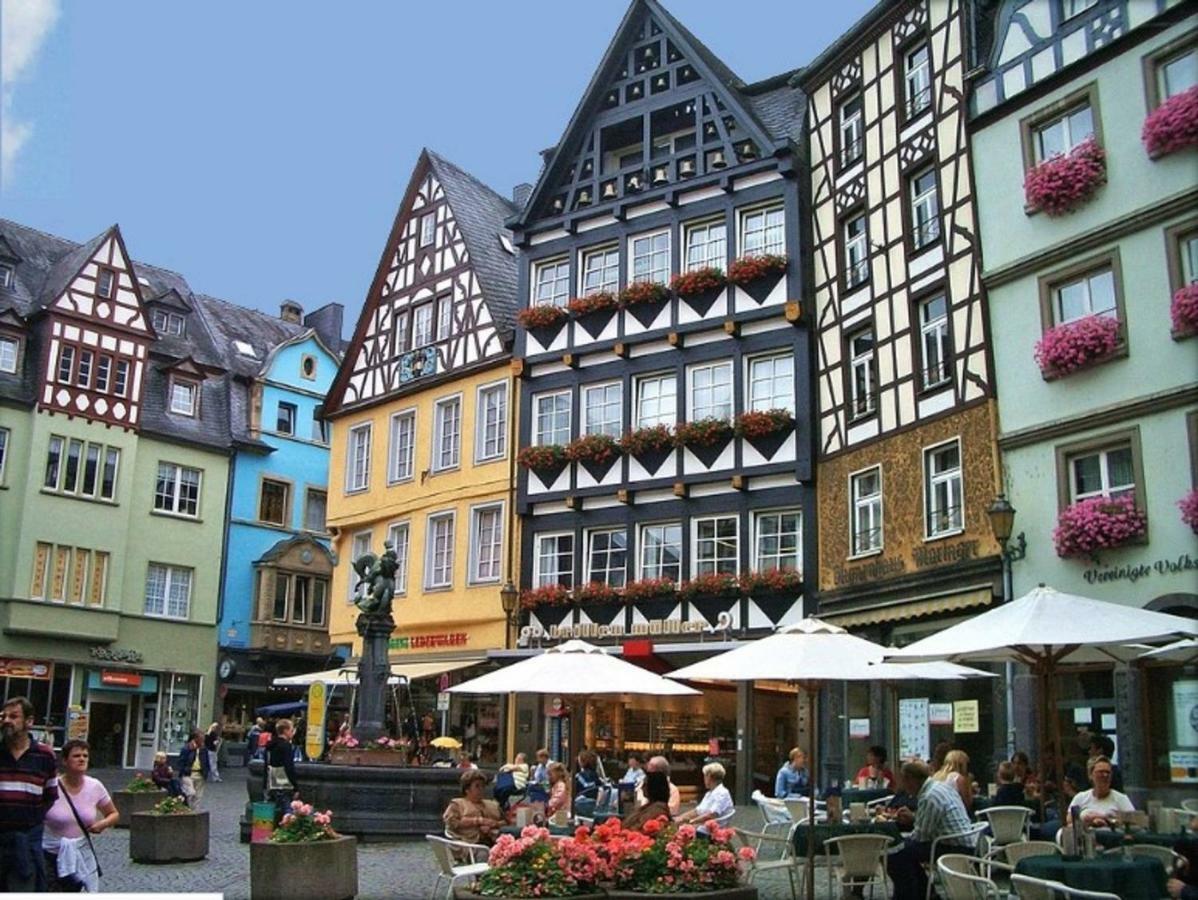 Living Above The Roofs Of Cochem Apartment Екстериор снимка